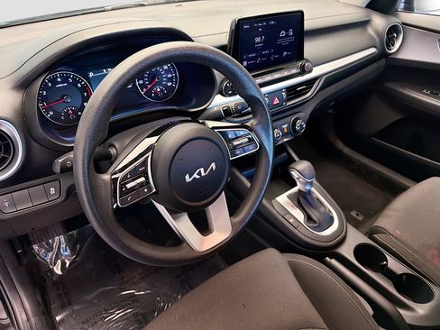 Used 2024 Kia Forte LXS image 7