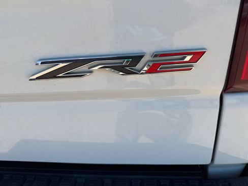 Used 2022 Chevrolet Silverado 1500 ZR2 w/ Technology Package image 9