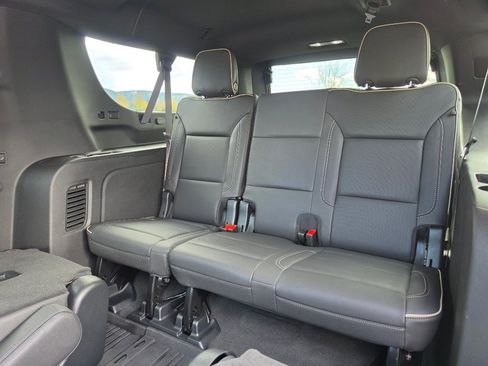 Used 2023 GMC Yukon XL SLT w/ SLT Luxury Package AWD/4WD image 21