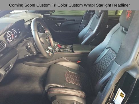 Used 2021 Lamborghini Urus image 3