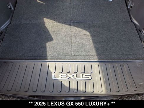 Used 2025 Lexus GX 550 w/ Cold Area Package AWD/4WD image 26