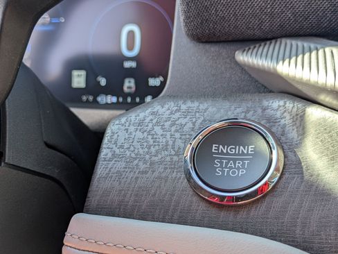 New 2026 Ford Explorer Platinum image 24