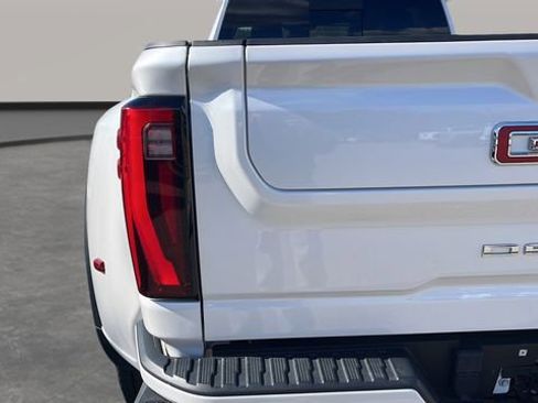 Used 2024 GMC Sierra 3500 Denali w/ Denali Reserve Package image 18