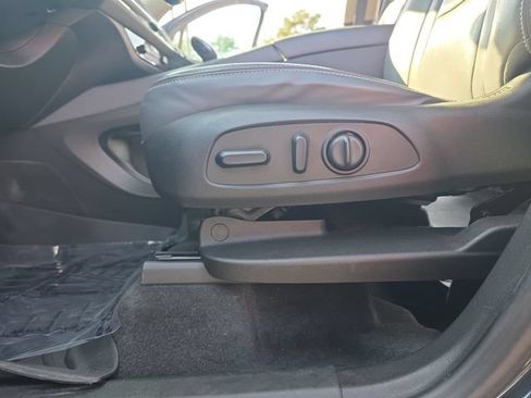 Used 2018 Buick Enclave Premium FWD image 31
