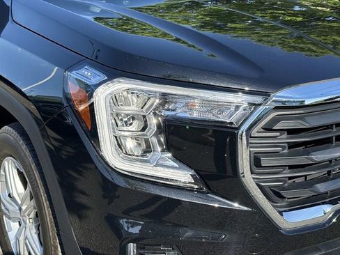 Used 2024 GMC Terrain SLE w/ Driver Convenience Package AWD/4WD image 7