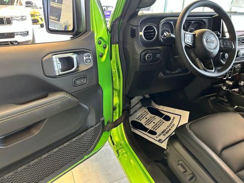 New 2025 Jeep Gladiator Sport w/ Premium Package image 6