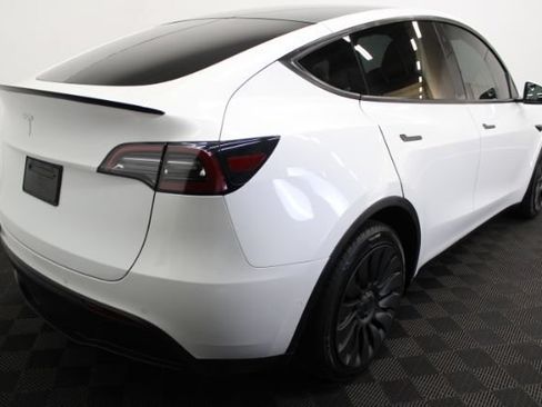 Used 2021 Tesla Model Y Long Range AWD/4WD image 5