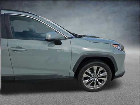 Used 2021 Toyota RAV4 XLE Premium FWD image 15