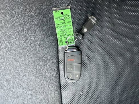 Used 2022 Jeep Compass Latitude w/ Sun and Sound Group AWD/4WD image 35