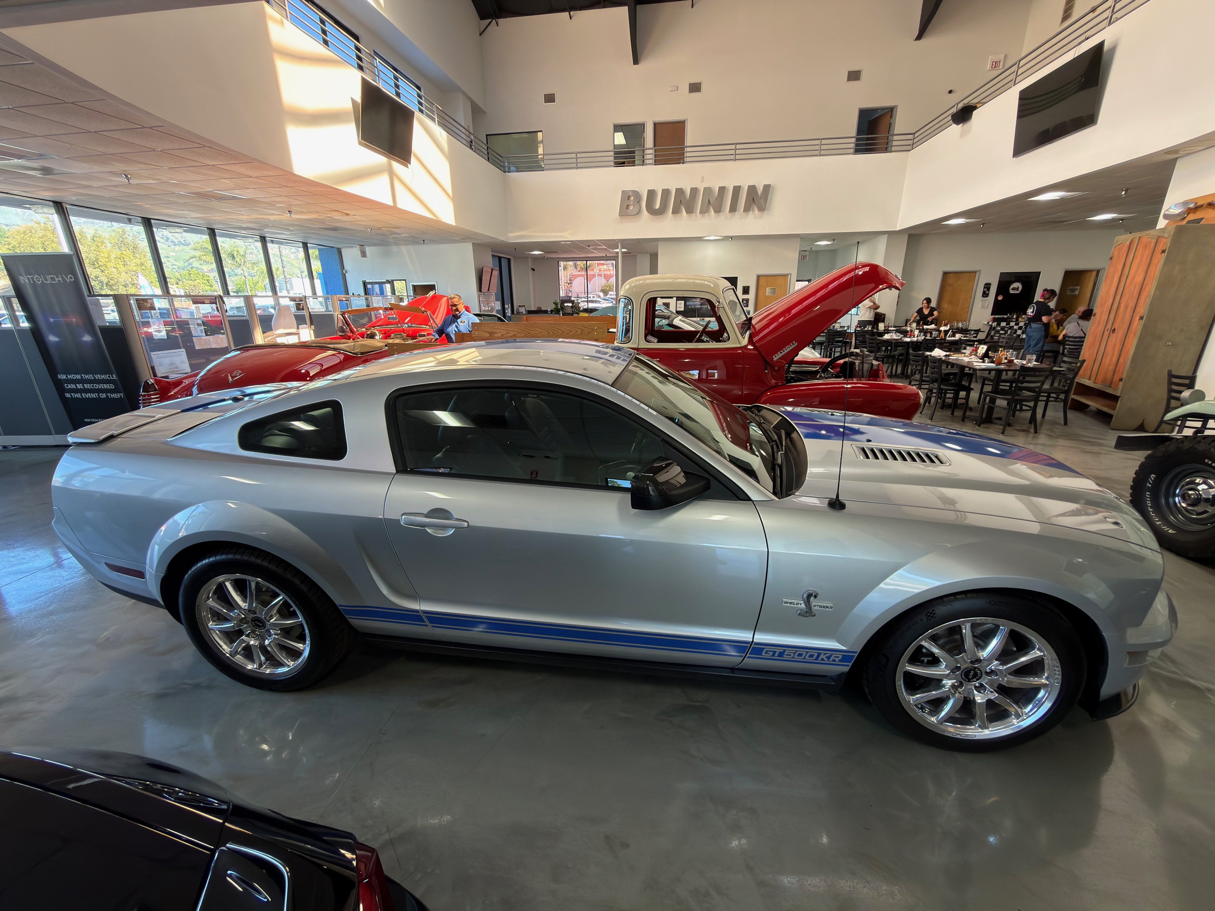 Used 2009 Ford Mustang Shelby GT500 RWD image 9
