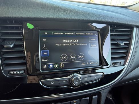 Used 2022 Buick Encore Preferred image 9