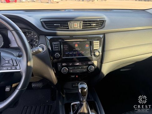 Used 2018 Nissan Rogue SV FWD image 19