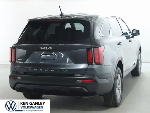 Used 2022 Kia Sorento LX AWD/4WD image 74