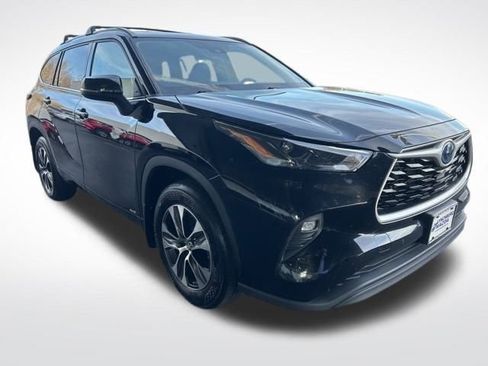 Used 2022 Toyota Highlander XLE image 7