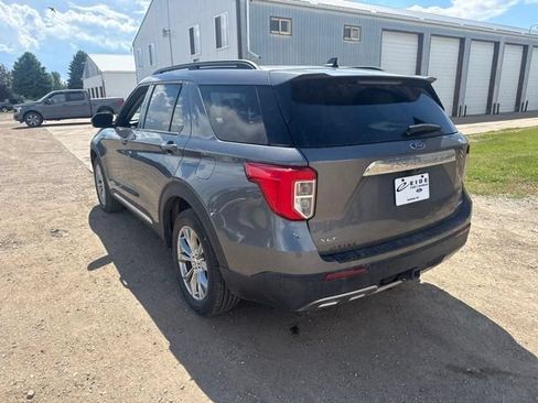 Used 2023 Ford Explorer XLT w/ Equipment Group 202A AWD/4WD image 9