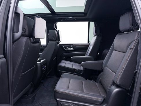 Used 2024 Chevrolet Suburban High Country AWD/4WD image 59