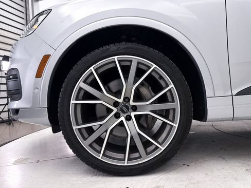 Used 2019 Audi Q7 3.0T Prestige w/ Prestige Package AWD/4WD image 14