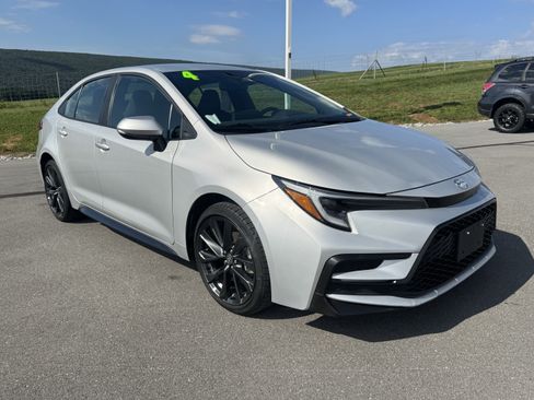 Used 2024 Toyota Corolla SE FWD image 1