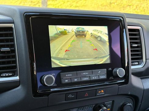 Used 2024 Nissan Frontier SV w/ SV Convenience Package image 9