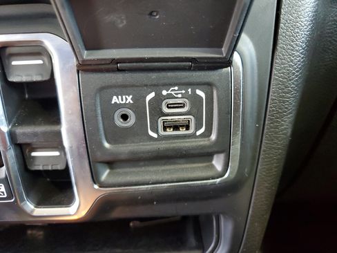 Used 2022 Jeep Gladiator Overland w/ Popular Equipment Package AWD/4WD image 28