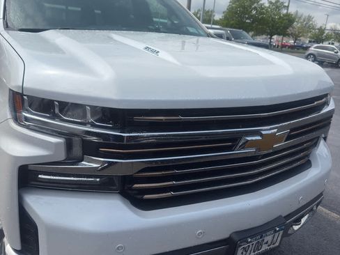 Used 2021 Chevrolet Silverado 1500 High Country w/ Technology Package AWD/4WD image 6