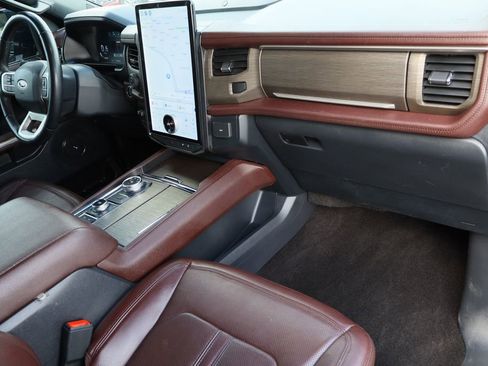 Used 2022 Ford Expedition Limited AWD/4WD image 35