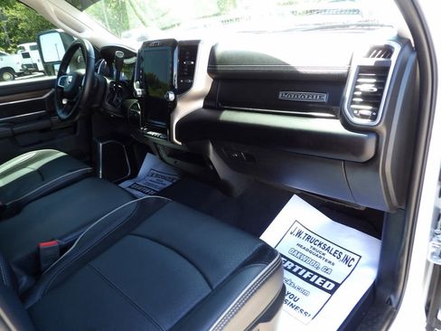Used 2024 RAM 2500 Laramie w/ Safety Group AWD/4WD image 45