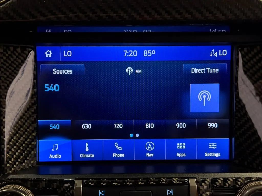 Used 2022 Ford Mustang Shelby GT500 w/ Technology Package RWD image 40