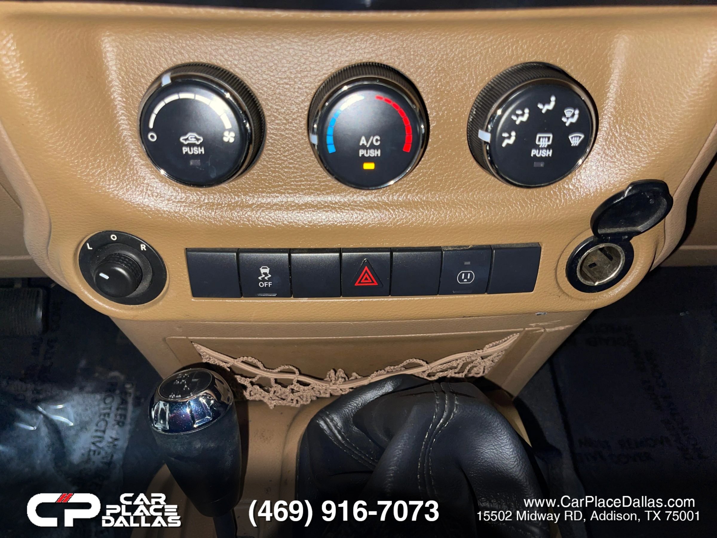 Used 2014 Jeep Wrangler Unlimited Rubicon w/ Connectivity Group AWD/4WD image 30