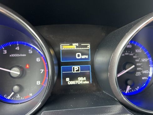 Used 2015 Subaru Legacy 2.5i Premium AWD/4WD image 16