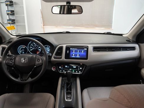 Used 2017 Honda HR-V EX image 19