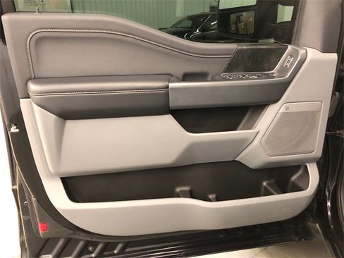 Used 2023 Ford F250 XLT w/ XLT Premium Package image 17