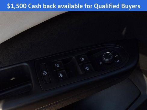 New 2026 Volkswagen Taos SE FWD image 18