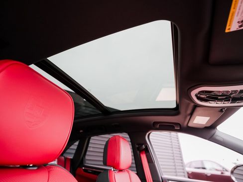 Certified 2026 Porsche Macan Turbo AWD/4WD image 30