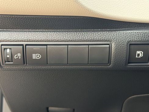 Used 2024 Toyota Corolla LE FWD image 24