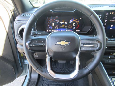 Used 2025 Chevrolet Colorado LT w/ LT Convenience Package AWD/4WD image 9
