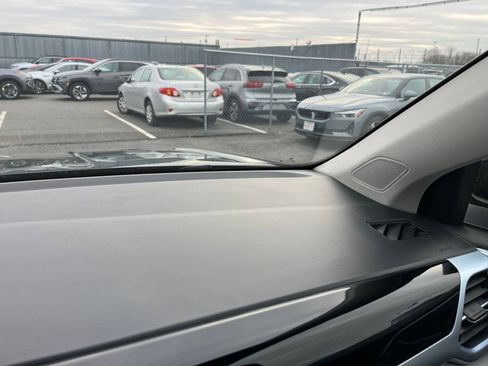 Used 2025 Volkswagen Taos SE image 35