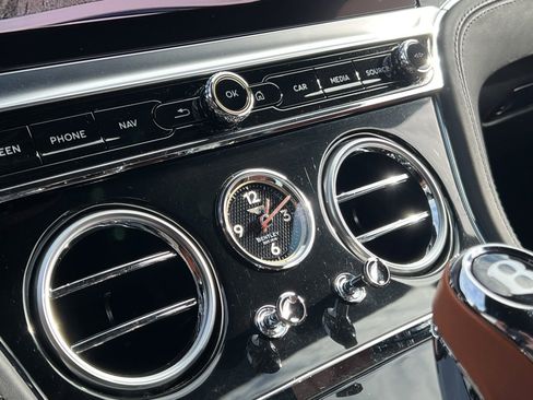 Used 2021 Bentley Continental GT image 28