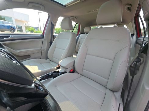 Used 2016 Volkswagen Golf SE w/ Lighting Package FWD image 11