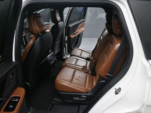 Used 2020 Lincoln Aviator Reserve w/ Class IV Trailer Tow Package image 22