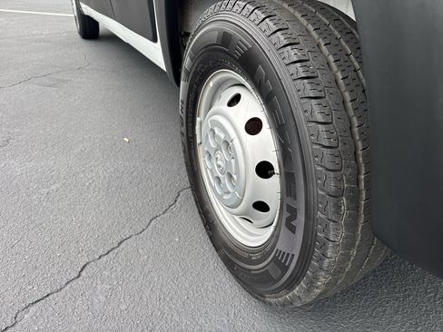 Used 2023 RAM ProMaster 2500 FWD image 7