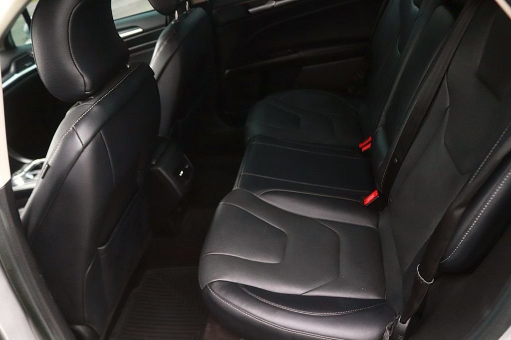 Used 2019 Ford Fusion Titanium AWD/4WD image 16