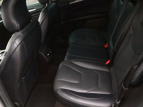 Used 2019 Ford Fusion Titanium AWD/4WD image 16