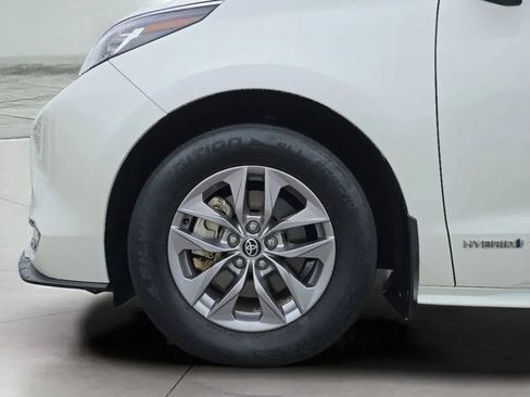 Used 2021 Toyota Sienna XLE FWD image 35