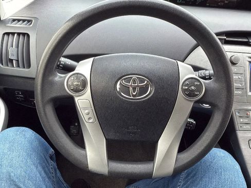 Used 2013 Toyota Prius Two image 10