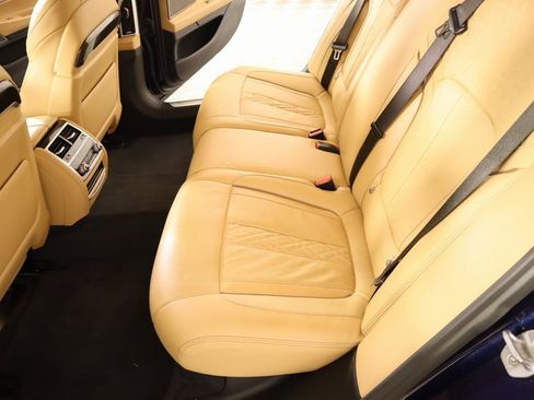 Used 2022 BMW 750i xDrive 750i xDrive image 13