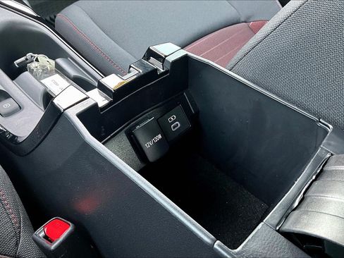 Used 2025 Toyota Corolla SE FWD image 25