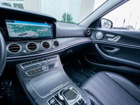 Used 2018 Mercedes-Benz E 300 image 34