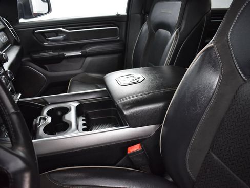 Used 2024 RAM 1500 Laramie AWD/4WD image 10