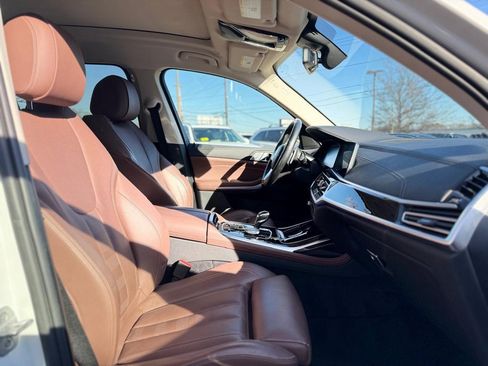 Used 2021 BMW X7 xDrive40i w/ Parking Assistance Package image 24